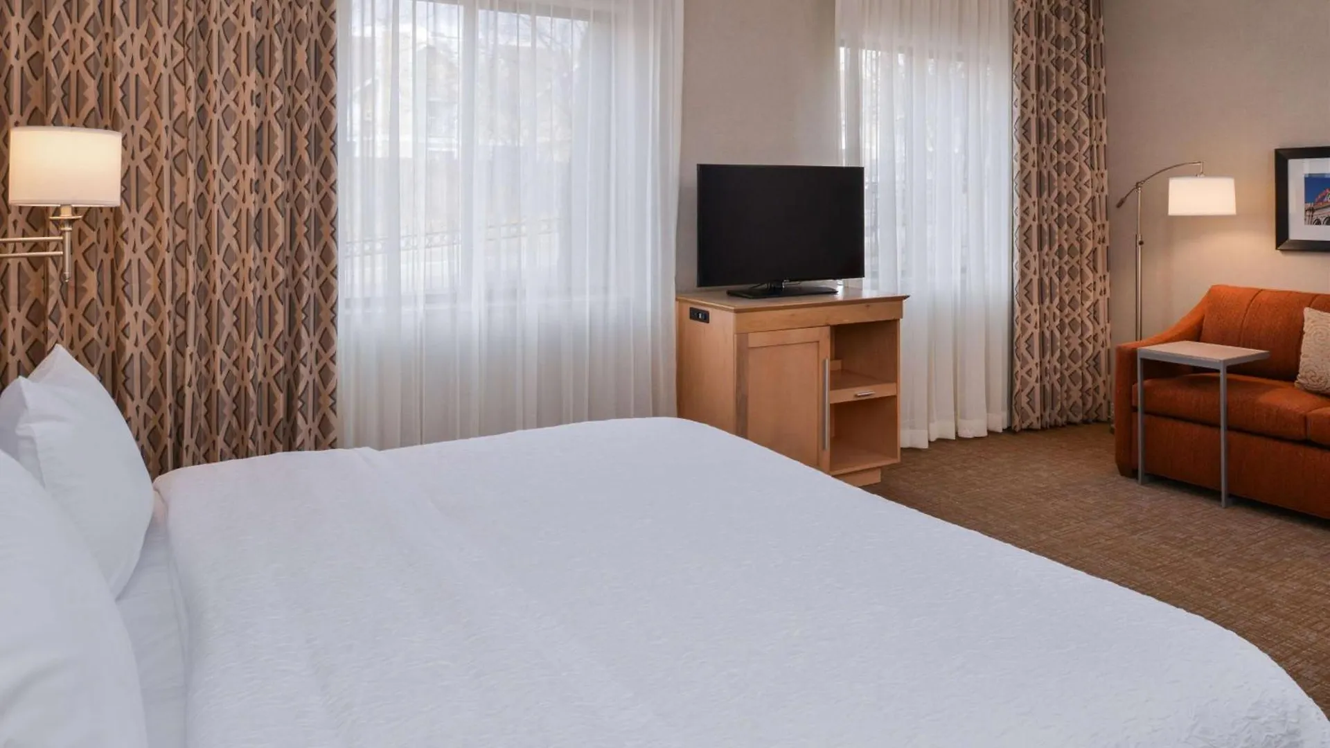 Hampton Inn & Suites Denver-Speer Boulevard 3*, DEN